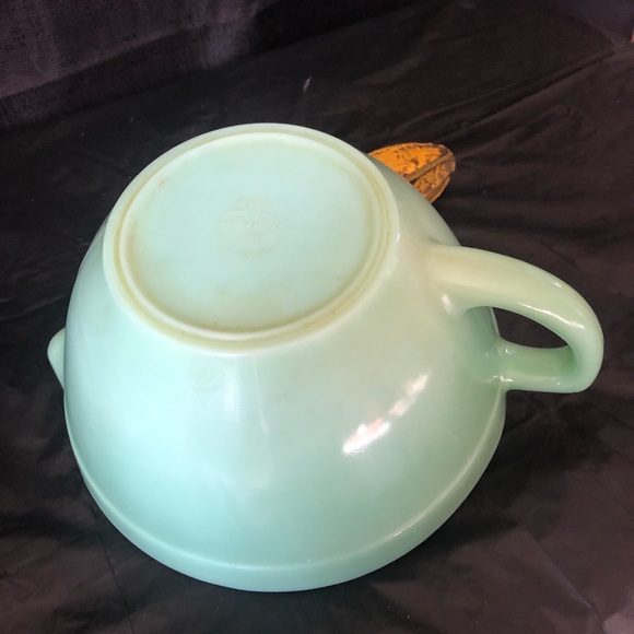 Jadeite batter bowl Rare Fire King Circa 1940, EUC 4 quart, oven proof made USA - Picture 8 of 8